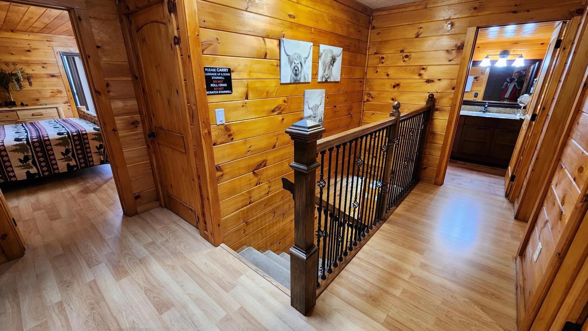 Lazy Bear Cabin เซอเวียร์วีล ภายนอก รูปภาพ