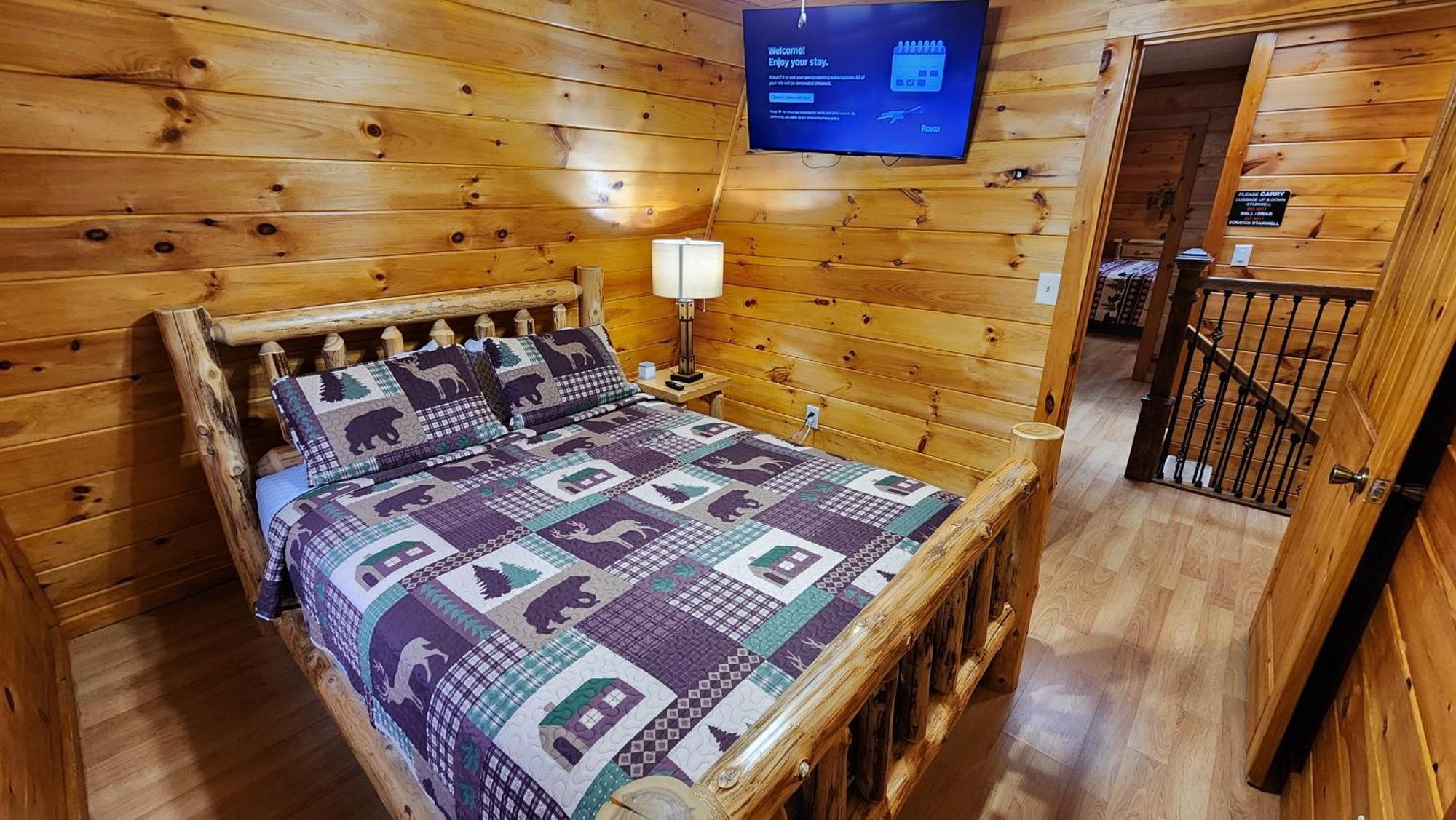 Lazy Bear Cabin เซอเวียร์วีล ภายนอก รูปภาพ