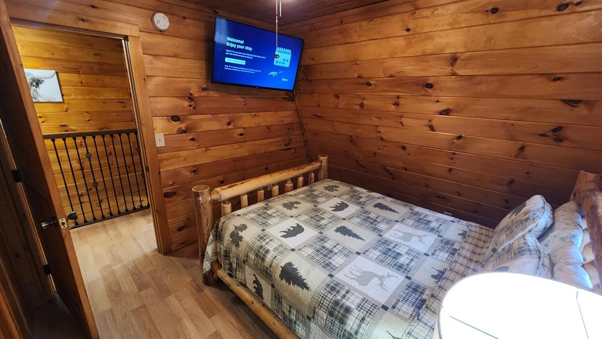 Lazy Bear Cabin เซอเวียร์วีล ภายนอก รูปภาพ