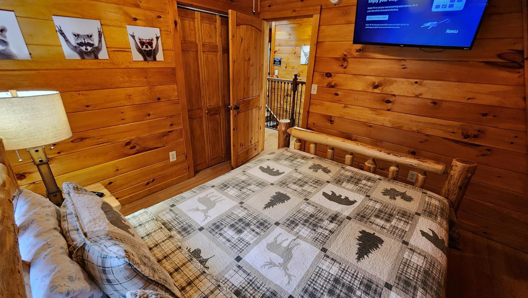 Lazy Bear Cabin เซอเวียร์วีล ภายนอก รูปภาพ